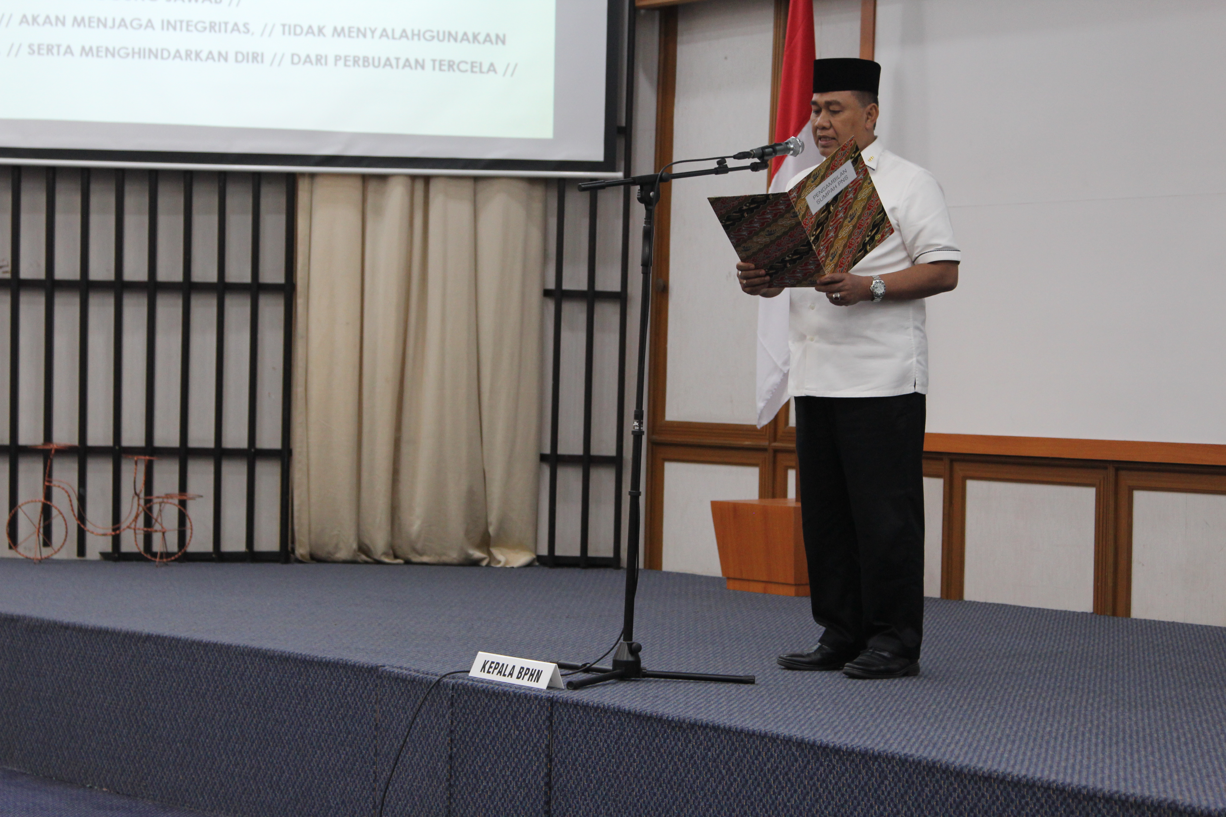 Prof. Benny Riyanto Melantik Enam Pejabat Di Lingkungan BPHN